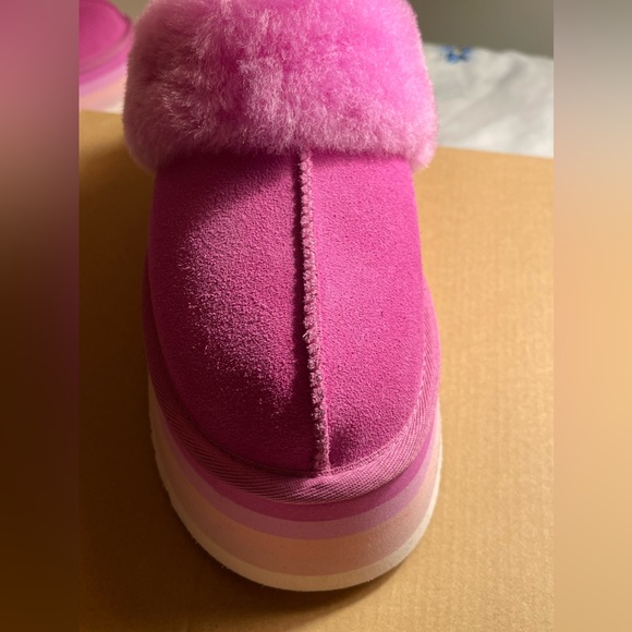 ❌SOLD OUT❌🌸💓New with tags 🌸💓 Ugg Women's
Funkette size 10 - Picture 8 of 15